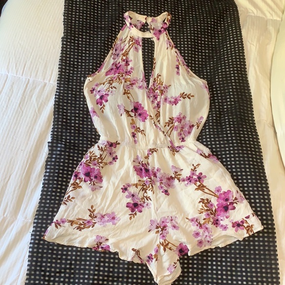 (2/$25) American Eagle Sm Floral Romper - Picture 1 of 11
